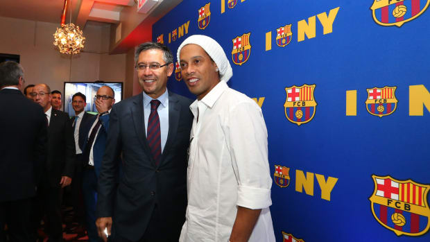 bartomeu-ronaldinho-barcelona.jpg